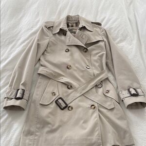 Burberry Kingsington Light Tan Trench Coat